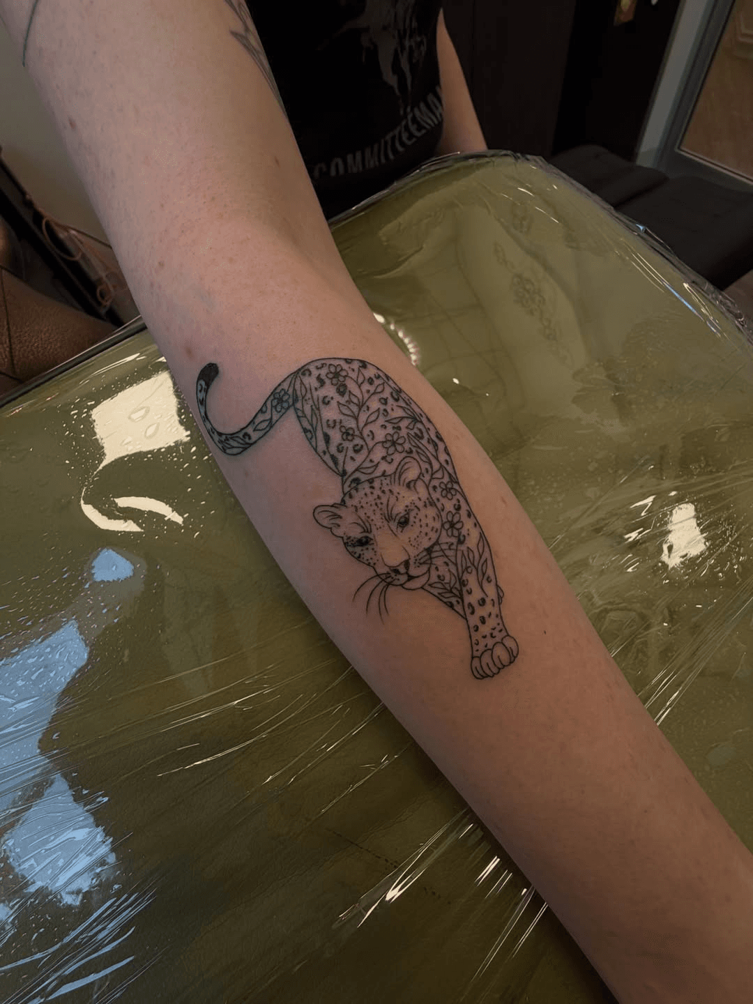 simple line work cheetah with floral