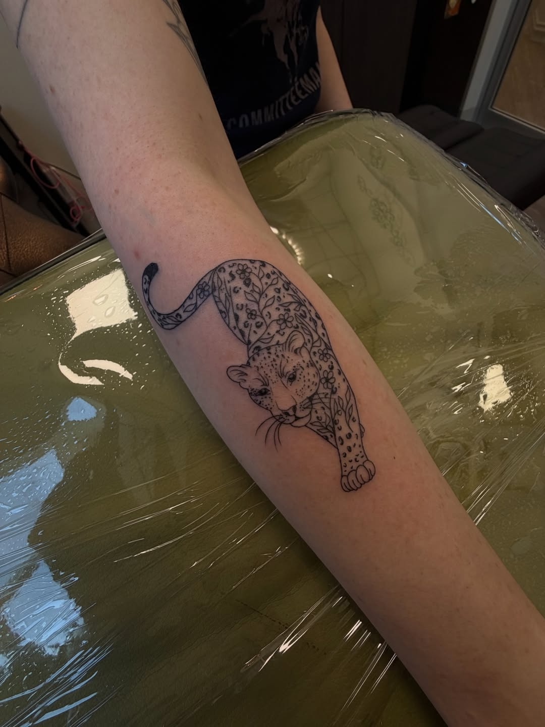 simple line work cheetah with floral